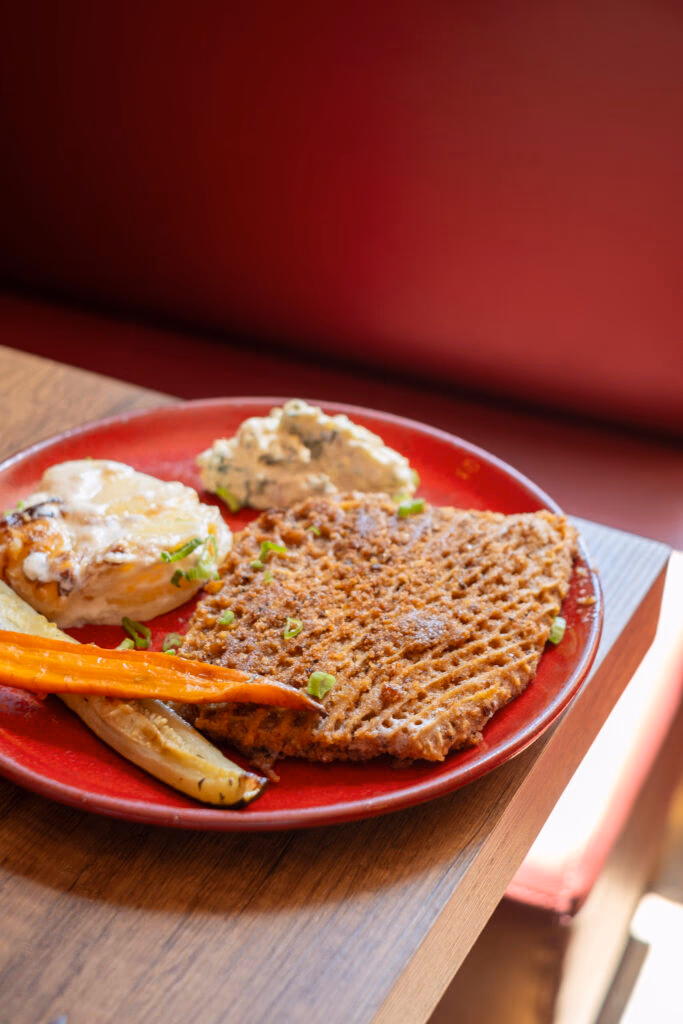 Une assiette de tablier de sapeur au restaurant