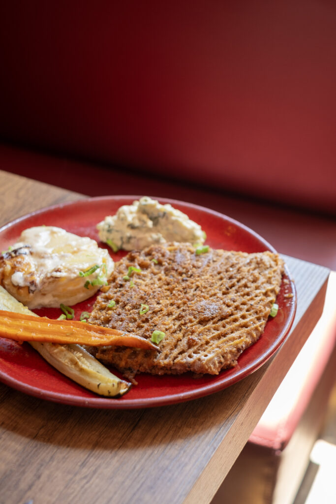 Une assiette de tablier de sapeur au restaurant