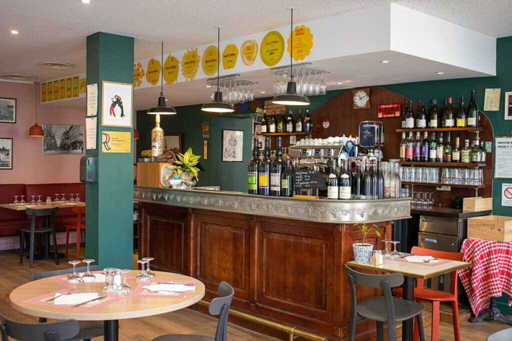 intérieur du restaurant val d'isère